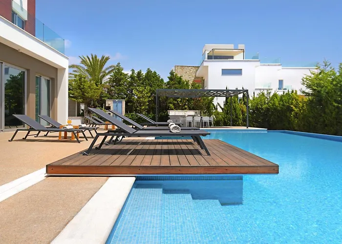 Royal Oasis Villa